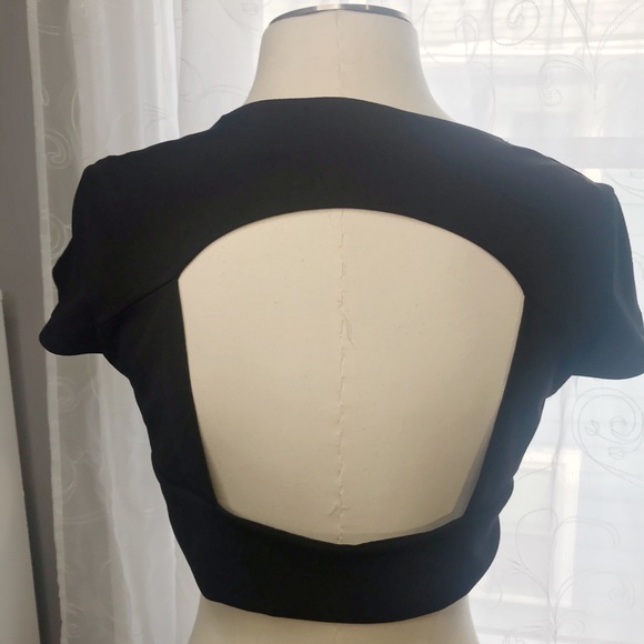 Crop top - Picture 2 of 3